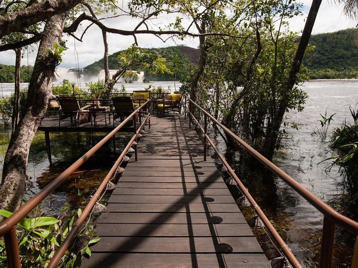 Waku Lodge